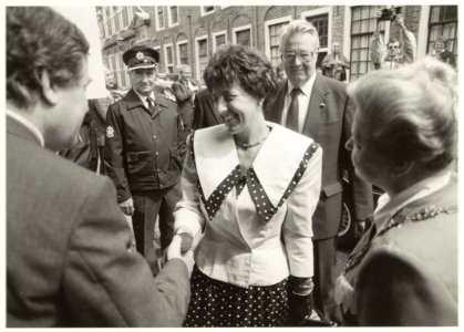Prinses Margriet en Burgemeester Schmitz bij het Frans Halsmuseum, NL-HlmNHA 54031488