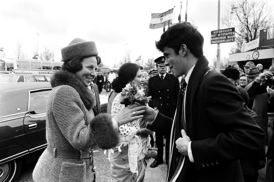 Prinses Beatrix en mevrouw Begem Ziaur Rahman bezoeken Madurodam, Bestanddeelnr 930-2275