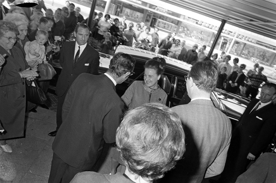 Prinses Margriet bezoekt festival Werkende Jeugd te Tilburg, prinses Margriet ve, Bestanddeelnr 919-1757