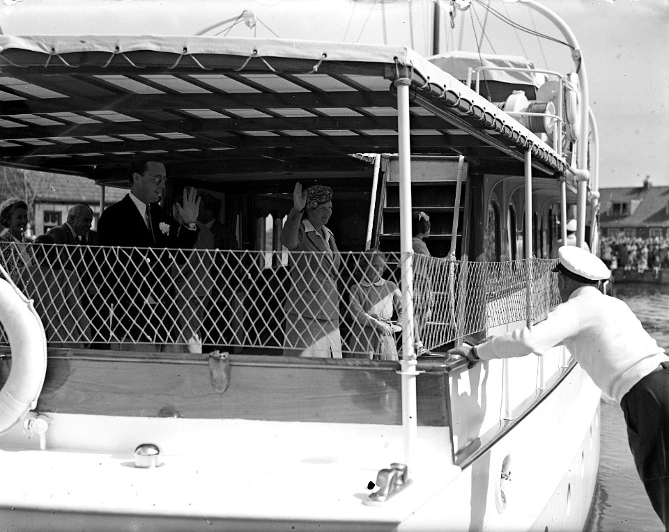 Prinselijke Familie bij de Sneekweek, Bestanddeelnr 902-9198