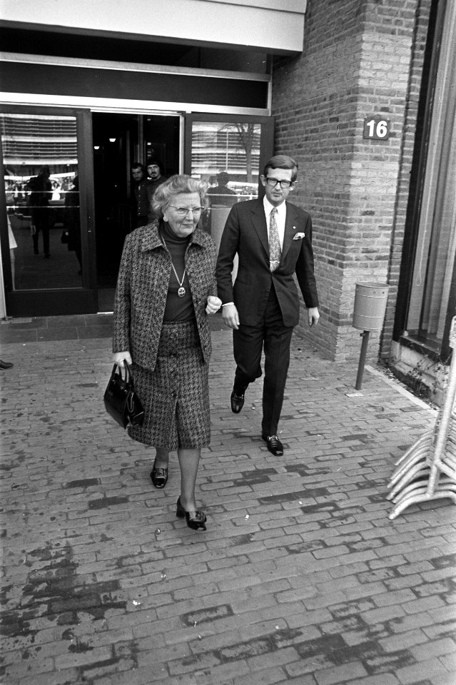Prinses Margriet bevallen van derde zoon in St Radboudziekenhuis te Nijmegen H, Bestanddeelnr 925-4772