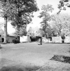 Prinses Margriet en mr Pieter van Vollenhoven in nieuw huis in Apeldoorn inter, Bestanddeelnr 928-2282