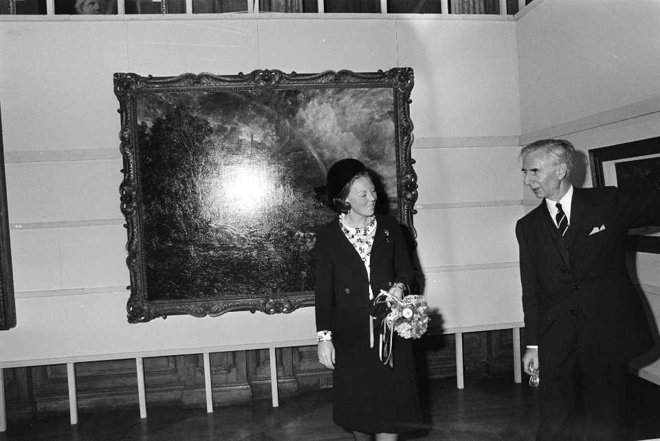 Prinses Beatrix bij voorbezichtiging van tentoonstelling Schok der Herkenning , Bestanddeelnr 924-0343