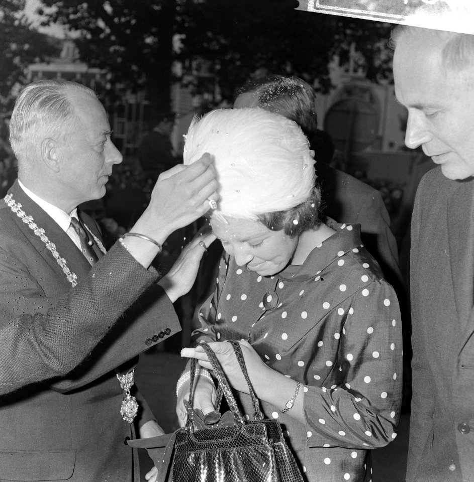 Prinses Beatrix en Claus brachten bezoek aan Utrecht, Burgemeester van Utrecht h, Bestanddeelnr 918-1780
