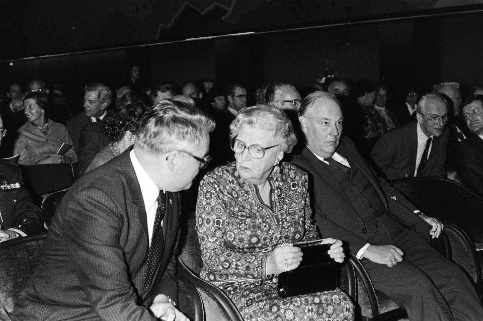 Prinses Juliana woonde in Amsterdam 50jarig bestaan Pedologisch Instituut bij. P, Bestanddeelnr 931-2601