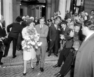 Prinses Beatrix en Claus bezoeken Amsterdam, Prinses Beatrix en Claus bij stadhu, Bestanddeelnr 917-9308