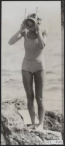 Prinses Irene snorkelt in de Middellandse zee, Bestanddeelnr 018-0581