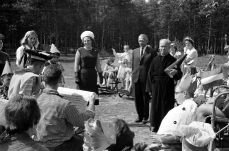 Prinses Beatrix bracht bezoek aan de Marijke-hoeve te Hattem, Bestanddeelnr 914-1544