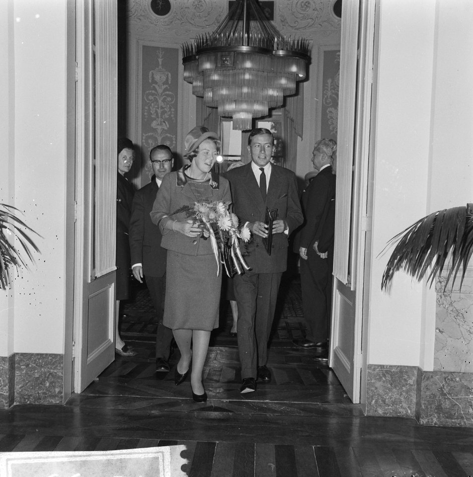 Prinses Beatrix en Claus brachten bezoek aan Haarlem, verloofde paar verlaat pro, Bestanddeelnr 918-1598