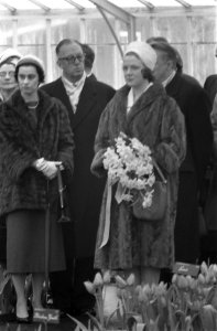 Prinses Irene opent Keukenhof, Prinses Irene tijdens de rondgang, Bestanddeelnr 911-1322