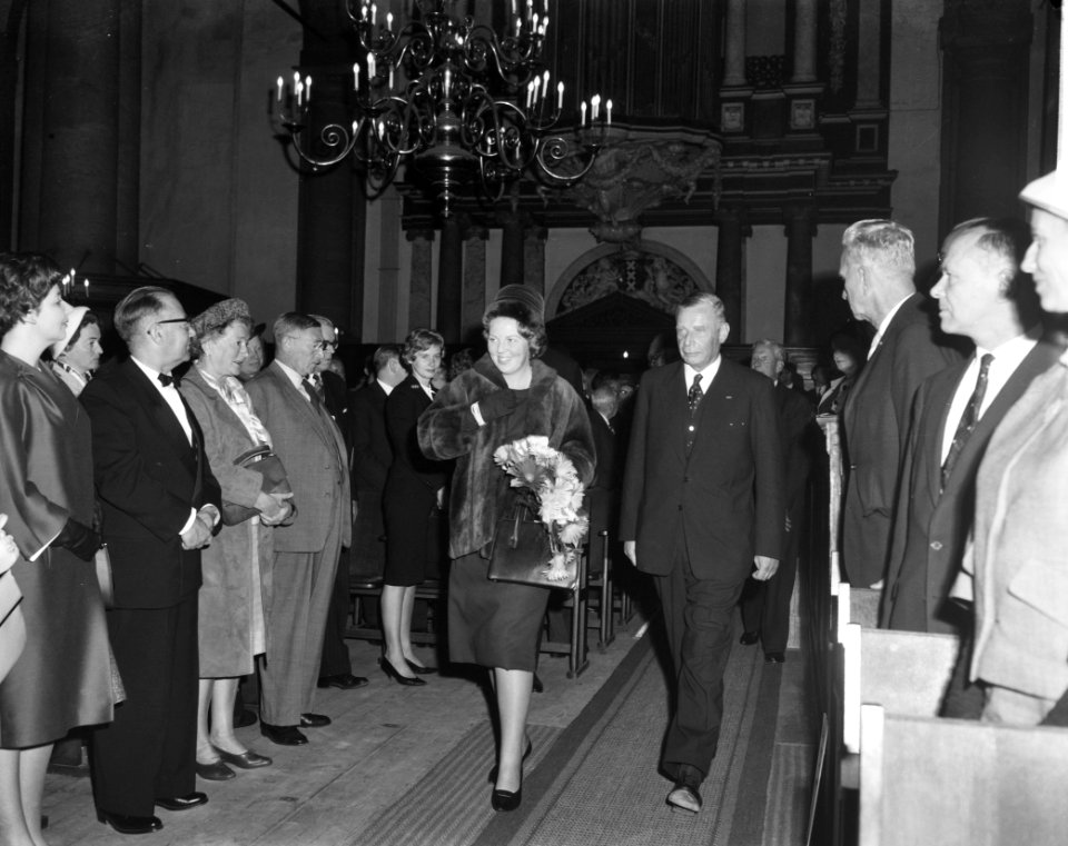 Prinses Beatrix- bij 10 jarige Orde van Advokaten in de Westerkerk te Amsterdam,, Bestanddeelnr 914-3469