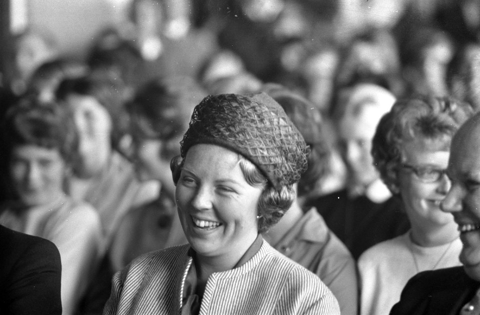 Prinses Beatrix bracht bezoek aan het jeugdfestival Velp Prinses lacht, Bestanddeelnr 914-2448