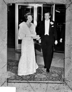 Prinses Beatrix en Claus bij aankomst Hiltonhotel, Bestanddeelnr 918-8650