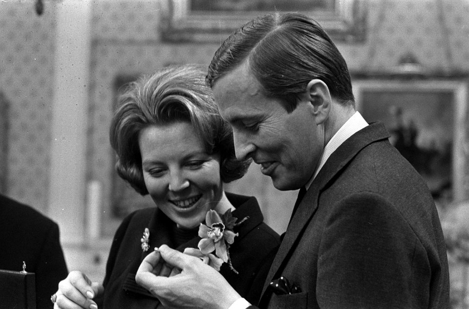 Prinses Beatrix en Claus namen eerste geschenkendoos in ontvangst op Paleis Soes, Bestanddeelnr 918-8040