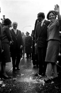 Prinses Beatrix en Claus brengen bezoek aan Haarlem, NL-HlmNHA 1478 03599 01 K 35