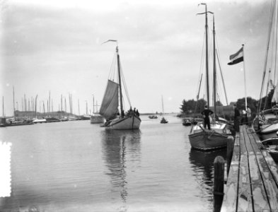 Prinses Beatrix en Irene aan boord Zeester van vakantie terug, Bestanddeelnr 905-2829