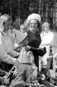 Prinses Beatrix bracht bezoek aan de Marijke-hoeve te Hattem, Bestanddeelnr 914-1539