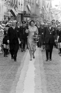 Prinses Beatrix bezoekt Limburg, Bestanddeelnr 911-2264