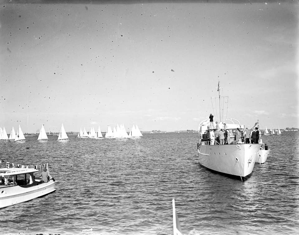 Prinselijke Familie bij de Sneekweek, Bestanddeelnr 902-9199