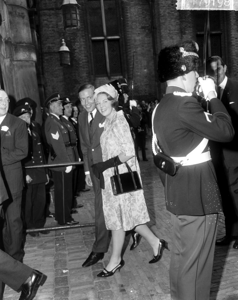 Prinses Beatrix en Claus von Amsberg op het Binnenhof, Bestanddeelnr 917-9198