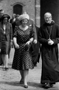 Prinses Beatrix bracht bezoek aan de gemeenten Doetinchem Wisch en GendringenPr, Bestanddeelnr 915-2320