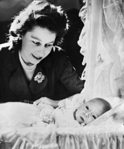 Prinsen, baby, Charles, prins van Wales, Elisabeth prinses, Bestanddeelnr 903-1660 (cropped)