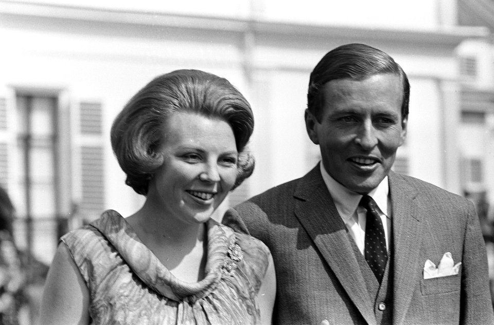 Prinses Beatrix en Claus von Amsberg in de tuin van Paleis Soestdijk (koppen), Bestanddeelnr 917-9099