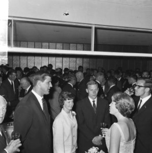Prinses Beatrix bij de Club van 144 , tijdens de receptie Prinses Beatrix en Ant, Bestanddeelnr 916-4622