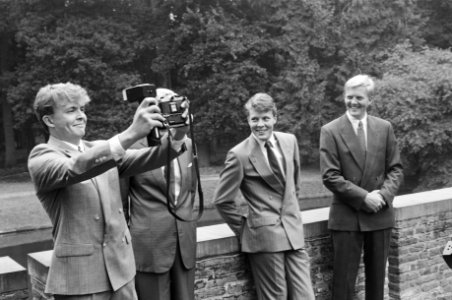 Prins Johan Friso maakt een zelfportret, Bestanddeelnr 934-4872
