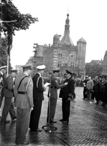 Prins Bernhard reikt onderscheidingen uit, Bestanddeelnr 902-9422
