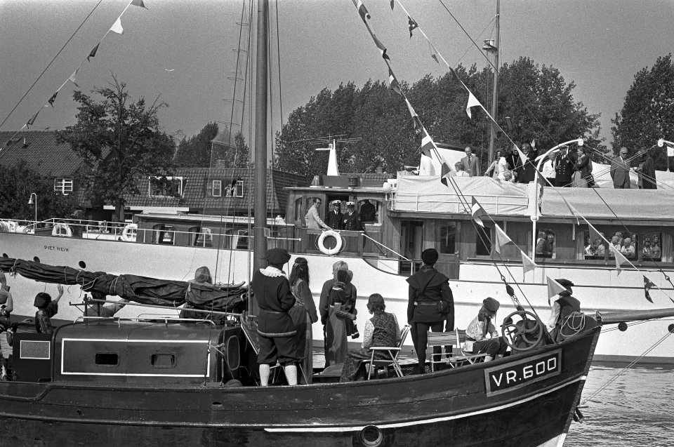 Prins Margriet en Pieter van Vollenhoven woonden in Nieuwegein de officiele open, Bestanddeelnr 928-1396