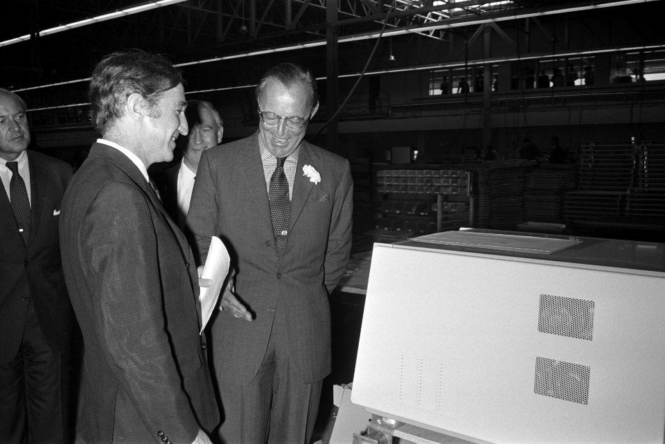 Prins Bernhard opent nieuwe fabriek Rank Xerox , Venray Prins Bernhard en dire…, Bestanddeelnr 924-9506