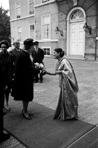 Prinses Beatrix bracht bezoek aan het Institute of Social Studies in Den Haag , , Bestanddeelnr 914-3939
