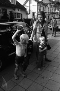 Prins Willem Alexander eerste keer naar lagere school in Baarn, nummer 5 Willem-, Bestanddeelnr 926-6400