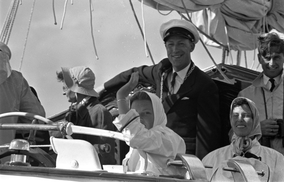 Prinses Beatrix bezoekt zeilwedstrijden op de Langweerderwielen te Langweer, Bestanddeelnr 910-6342