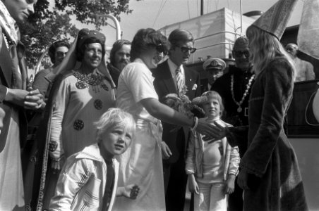 Prins Margriet en Pieter van Vollenhoven woonden in Nieuwegein de officiele open, Bestanddeelnr 928-1397