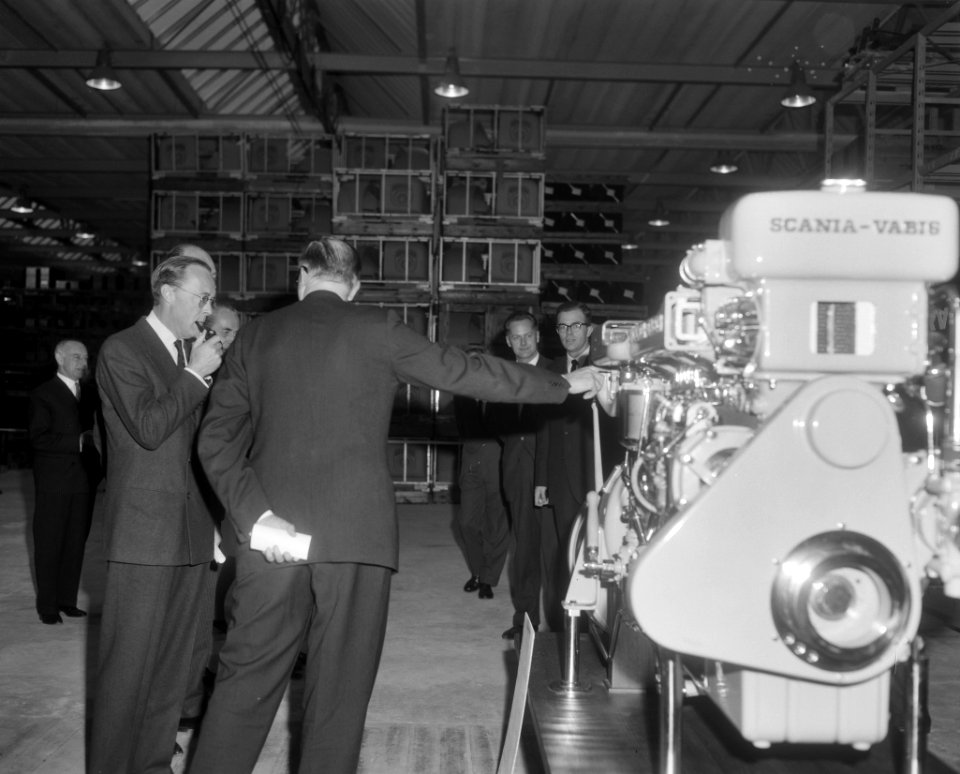 Prins Bernhard te Zwolle, vrachtautofabriek Scania Vabis geopend, de Prins tij, Bestanddeelnr 917-3428