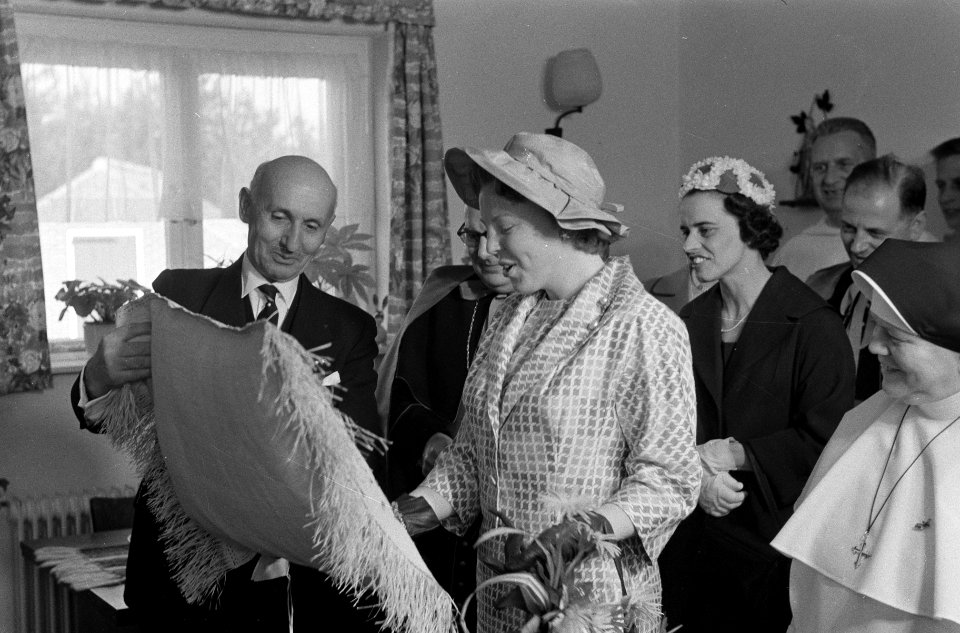 Prinses Beatrix bezoekt Limburg, Bestanddeelnr 911-2259