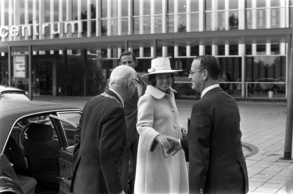 Prinses Beatrix bij bijeenkomst Nederlandse Genootschap van burgemeesters in Con, Bestanddeelnr 928-1947