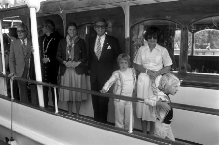 Prins Margriet en Pieter van Vollenhoven woonden in Nieuwegein de officiele open, Bestanddeelnr 928-1394