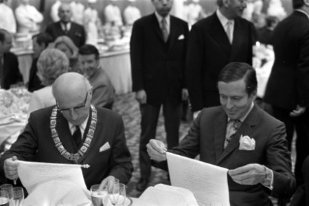 Prins Claus opent Okurahotel Amsterdam, Bestanddeelnr 924-9700
