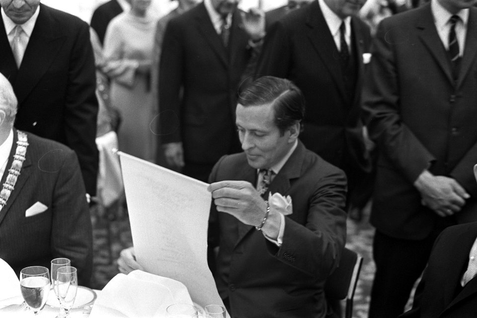 Prins Claus opent Okurahotel Amsterdam, Bestanddeelnr 924-9699