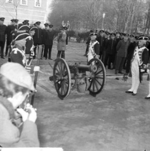 Prins opende Prins Bernhardpaviljoen op de KMA te Breda bij de openingsplechtigh, Bestanddeelnr 915-9502