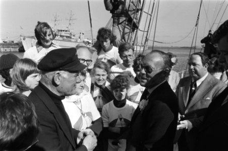 Prins Bernhard bezoekt zeilschip De Eendracht in Den Helder Prins Bernhard m, Bestanddeelnr 928-5423