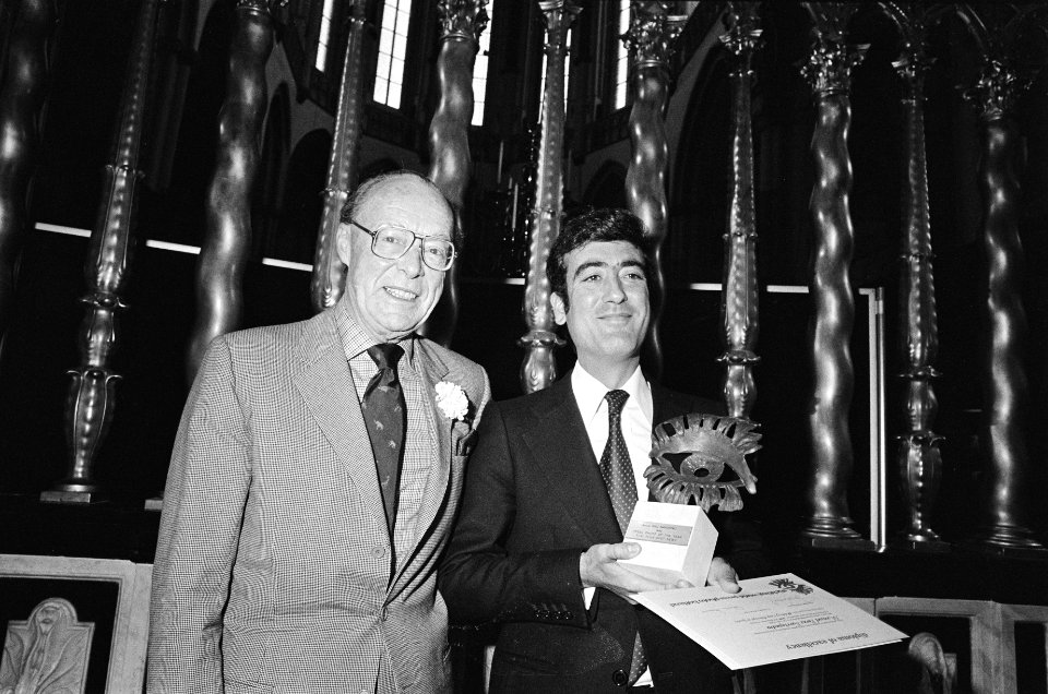 Prins Bernhard reikt hoofdprijs World Press Photo 1982 uit aan Manuel Perez Barr, Bestanddeelnr 932-0971