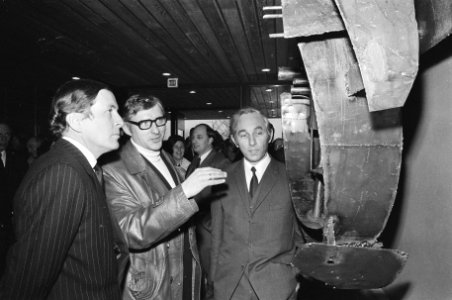 Prins Claus opent CNV-gebouw, Utrecht v.l.n.r. Prins Claus , Rien Goene (ontwer, Bestanddeelnr 924-1746