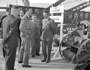 Prins Bernhard bezoekt de jaarbeurs Utrecht, Bestanddeelnr 907-3210