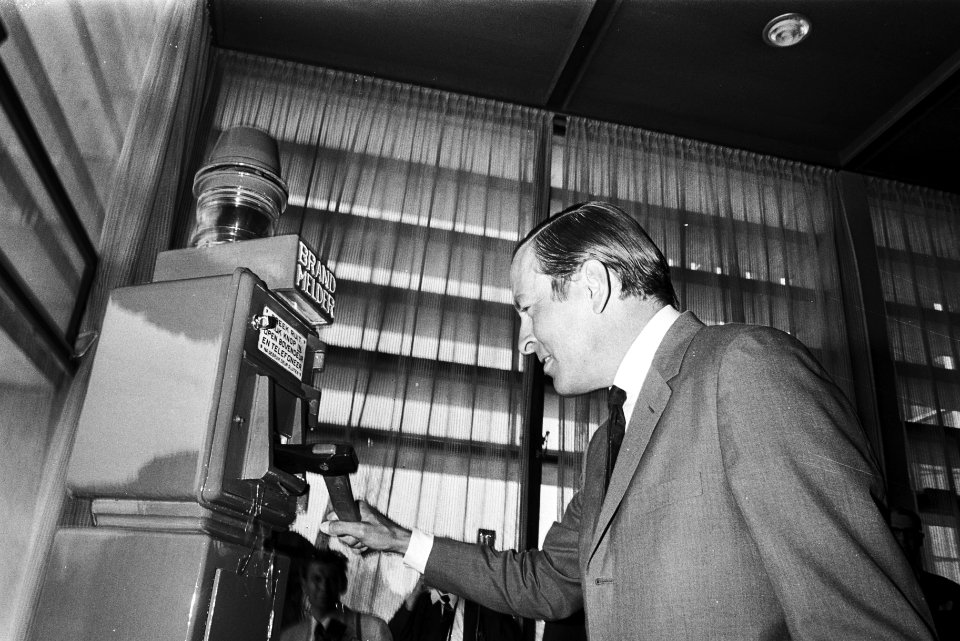 Prins Claus opent Internationale Brandweertentoonstelling 1970 in RAI, Amsterdam, Bestanddeelnr 923-5784