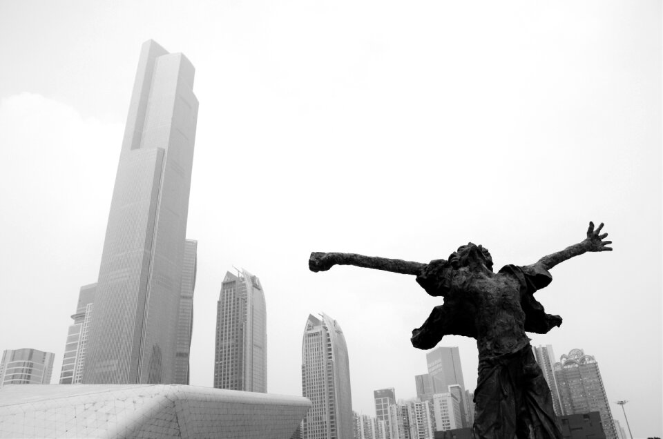 Canton sculpture fly