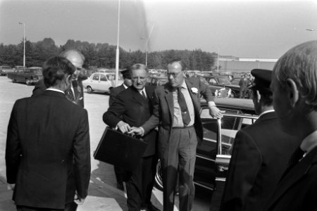 Prins Bernhard opent nieuwe fabriek Rank Xerox , Venray, Bestanddeelnr 924-9503